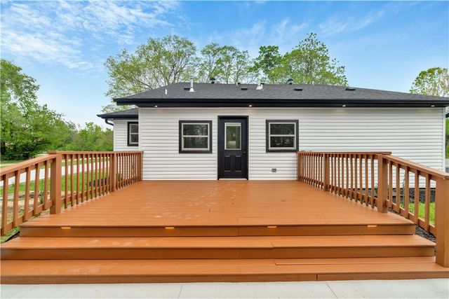 5808 S Cardwell Road, Fayetteville, AR 72704