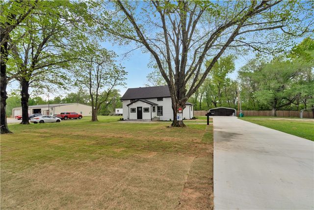 5808 S Cardwell Road, Fayetteville, AR 72704