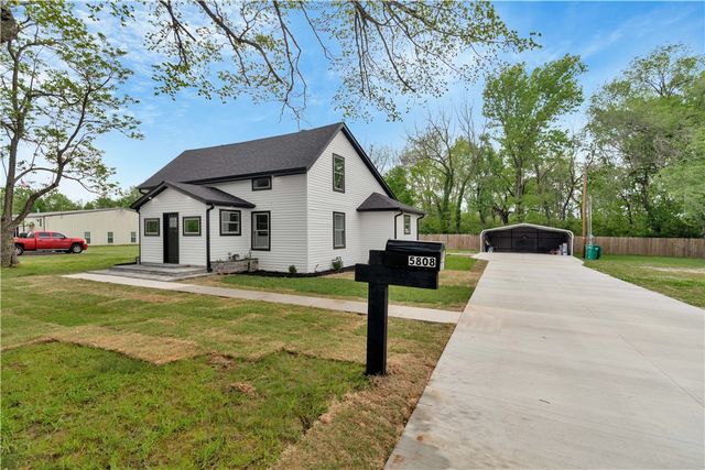 5808 S Cardwell Road, Fayetteville, AR 72704