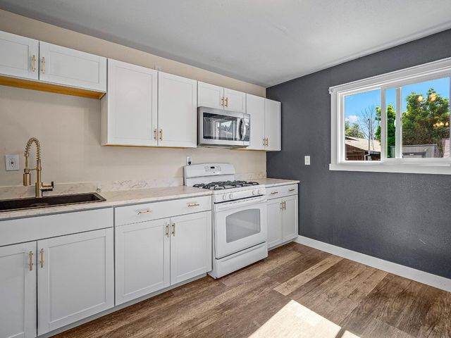 713 Figueroa St, Folsom, CA 95630