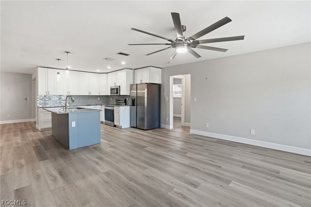 1206 SW 8th ST, Cape Coral, FL 33991