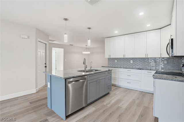 1206 SW 8th ST, Cape Coral, FL 33991