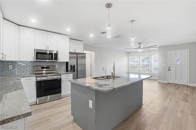 1206 SW 8th ST, Cape Coral, FL 33991