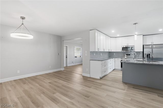 1206 SW 8th ST, Cape Coral, FL 33991