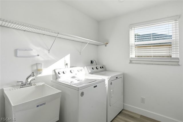 1206 SW 8th ST, Cape Coral, FL 33991