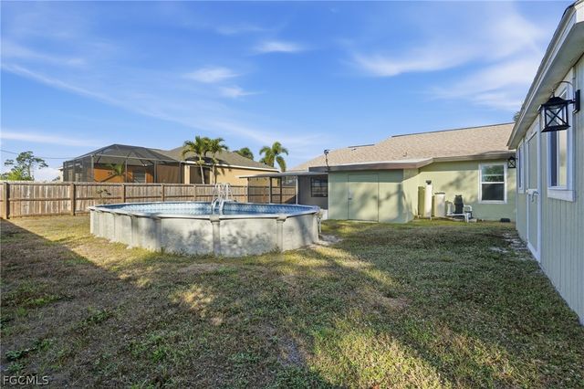 1206 SW 8th ST, Cape Coral, FL 33991