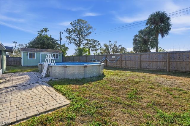 1206 SW 8th ST, Cape Coral, FL 33991