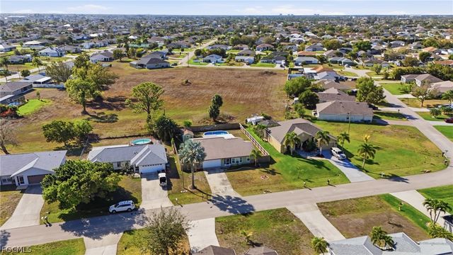 1206 SW 8th ST, Cape Coral, FL 33991