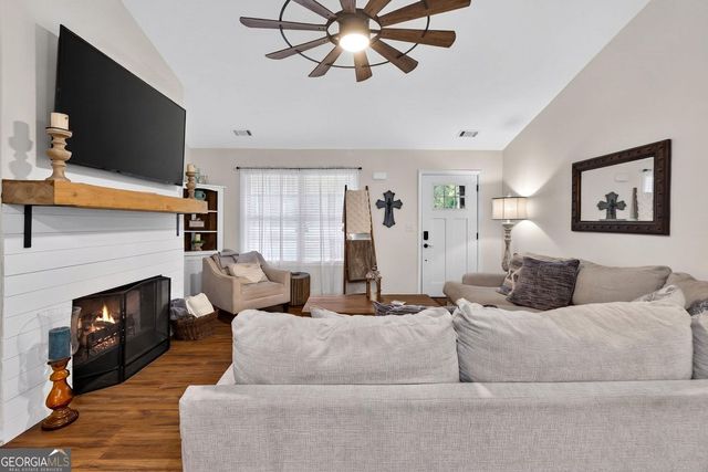 1596 Flat Shoals Road, Concord, GA 30206