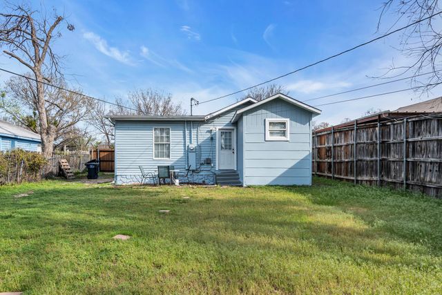 3024 Carnation Avenue, Fort Worth, TX 76111