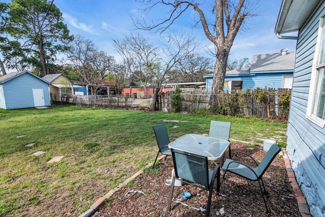 3024 Carnation Avenue, Fort Worth, TX 76111