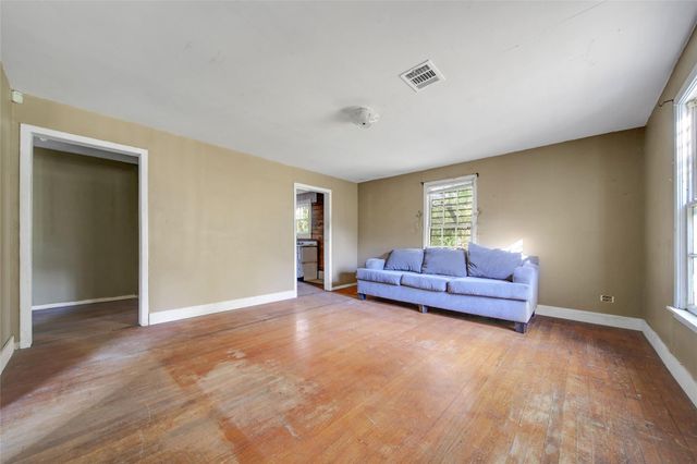 709 Magnolia Boulevard, New Caney, TX 77357