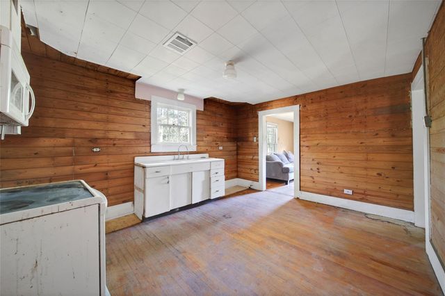 709 Magnolia Boulevard, New Caney, TX 77357