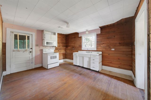 709 Magnolia Boulevard, New Caney, TX 77357