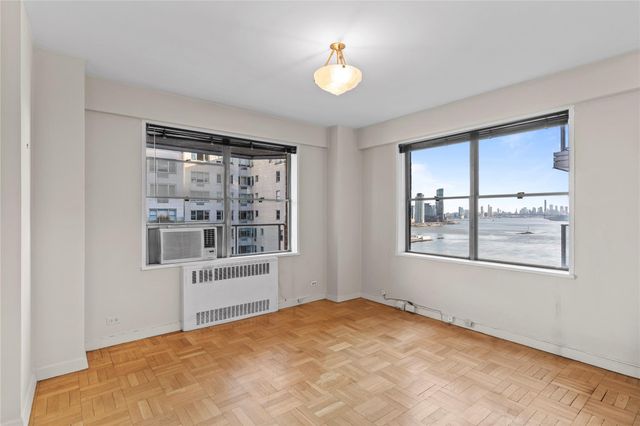 50 Sutton Sutton Place S 19F, New York (manhattan), NY 10022