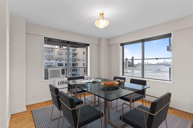 50 Sutton Sutton Place S 19F, New York (manhattan), NY 10022