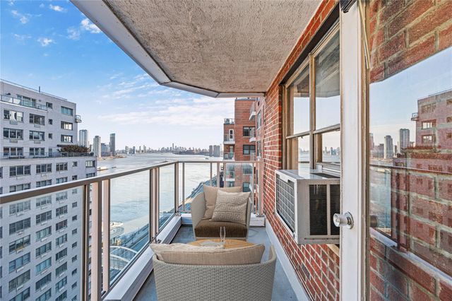 50 Sutton Sutton Place S 19F, New York (manhattan), NY 10022