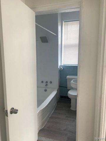 1362 McCausland Avenue, St Louis, MO 63117