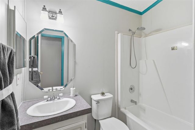 124 Suzanne DR, Bastrop, TX 78602