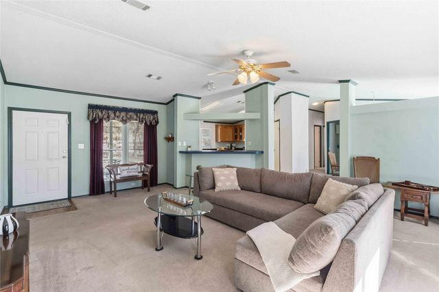 124 Suzanne DR, Bastrop, TX 78602