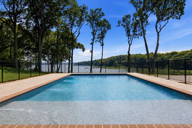 106 Cove Road, Northport, NY 11768