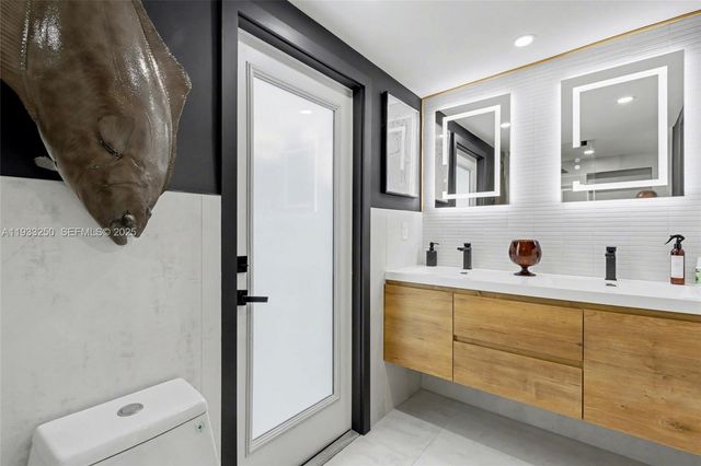 818 NW 29th Ct, Wilton Manors, FL 33311