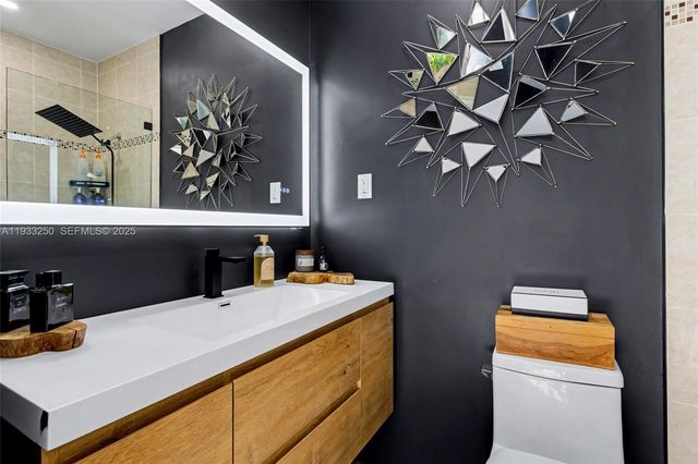 818 NW 29th Ct, Wilton Manors, FL 33311