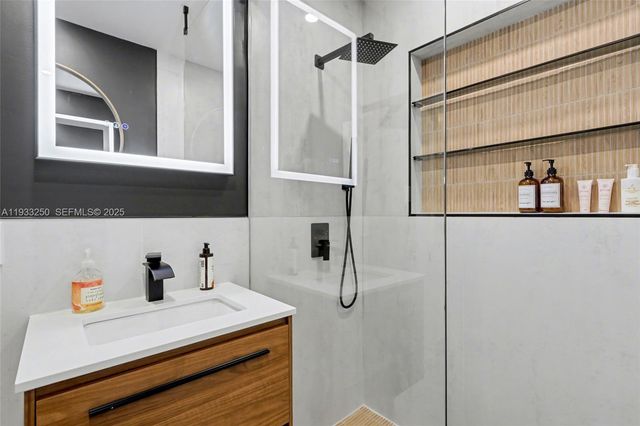 818 NW 29th Ct, Wilton Manors, FL 33311