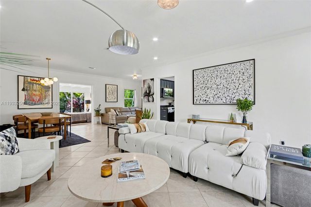 818 NW 29th Ct, Wilton Manors, FL 33311