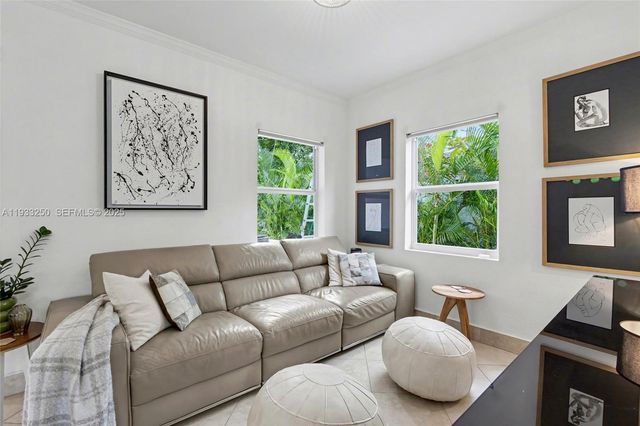 818 NW 29th Ct, Wilton Manors, FL 33311