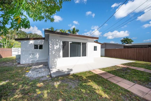 3524 SW 14th St, Fort Lauderdale, FL 33312