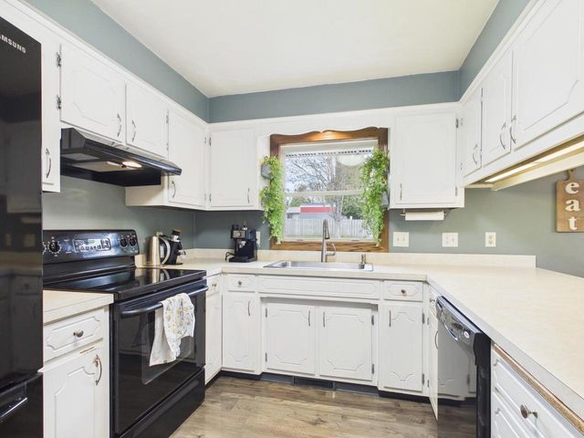 W1942 VANDENBERG STREET, Kaukauna, WI 54130