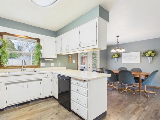 W1942 VANDENBERG STREET, Kaukauna, WI 54130
