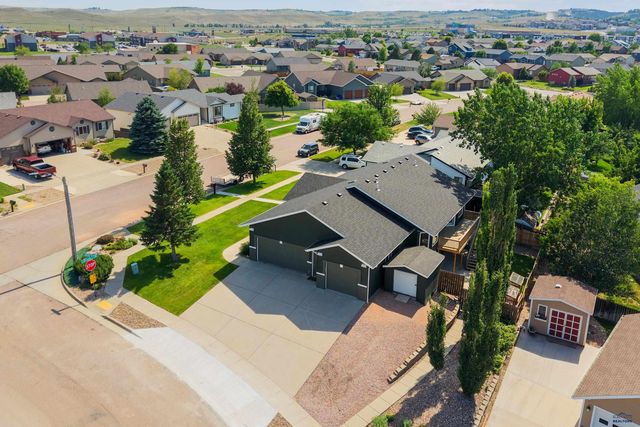 422 E ENCHANTED PINES DR, Rapid City, SD 57701