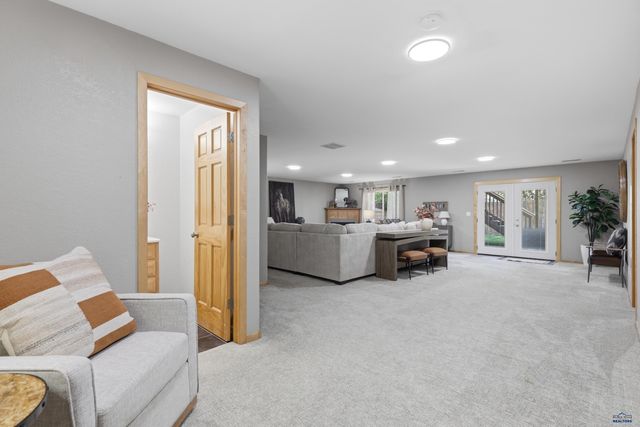 422 E ENCHANTED PINES DR, Rapid City, SD 57701