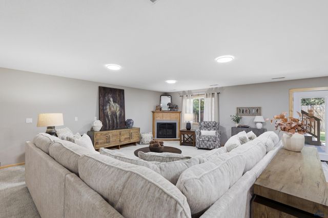 422 E ENCHANTED PINES DR, Rapid City, SD 57701