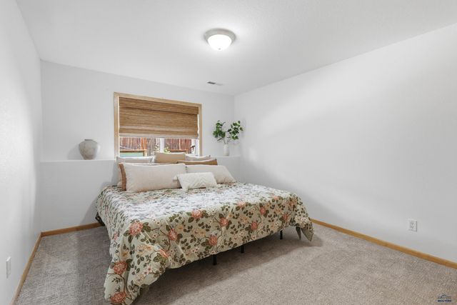 422 E ENCHANTED PINES DR, Rapid City, SD 57701