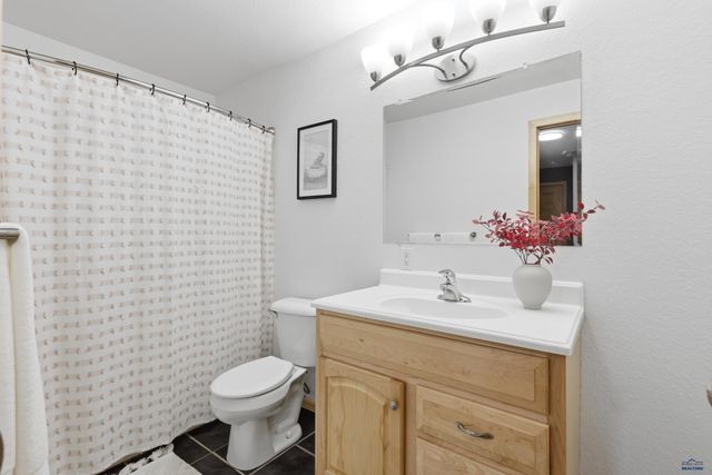 422 E ENCHANTED PINES DR, Rapid City, SD 57701