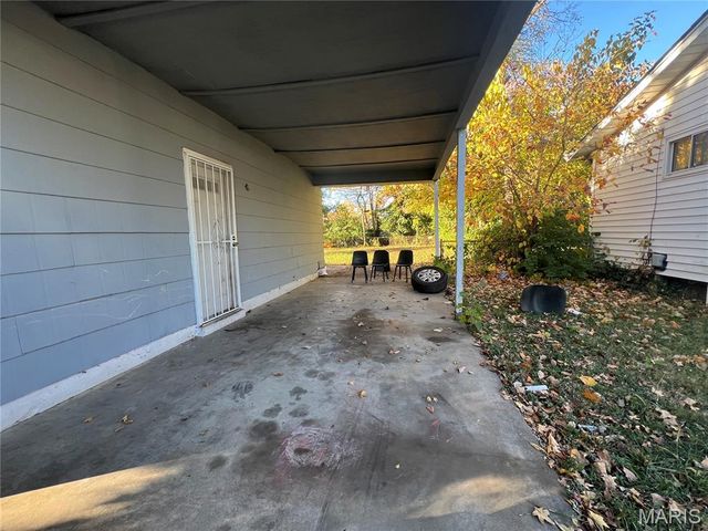 9029 Cranberry Lane, Normandy, MO 63121