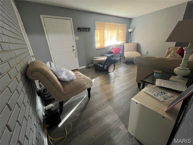 9029 Cranberry Lane, Normandy, MO 63121