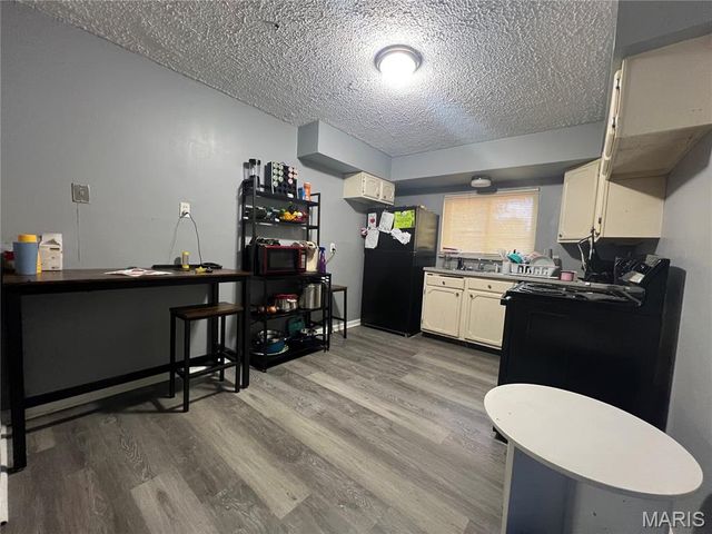 9029 Cranberry Lane, Normandy, MO 63121