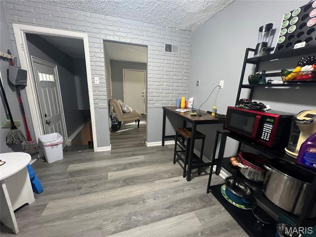 9029 Cranberry Lane, Normandy, MO 63121