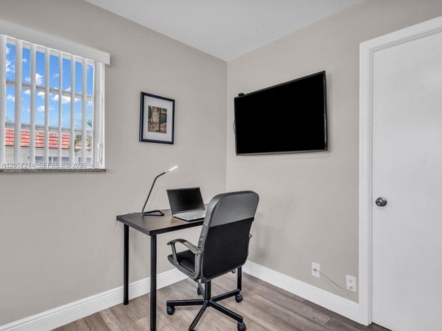 22 SE 3rd Ter 37, Dania Beach, FL 33004