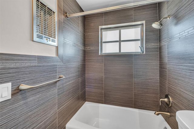 22 SE 3rd Ter 37, Dania Beach, FL 33004