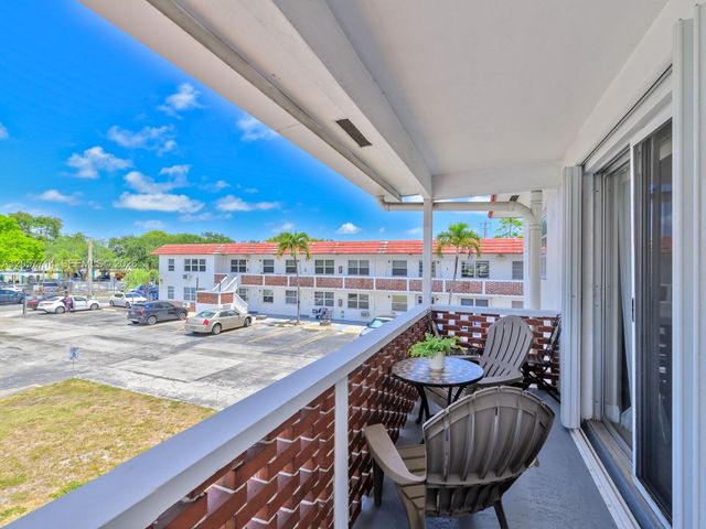 22 SE 3rd Ter 37, Dania Beach, FL 33004