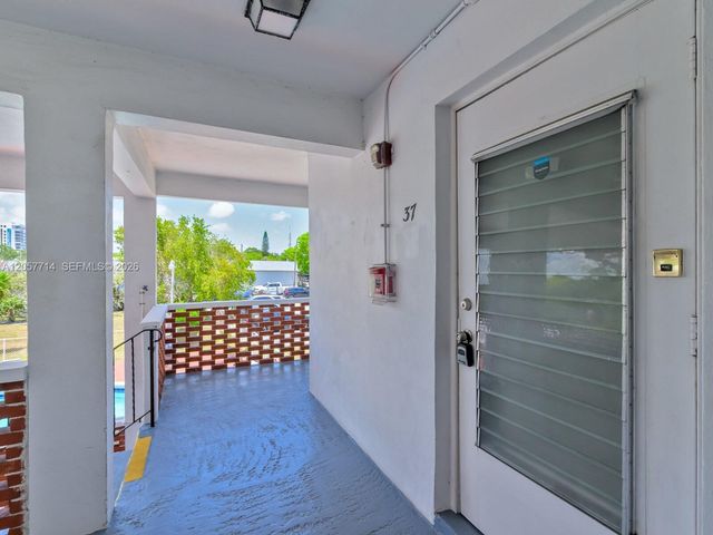 22 SE 3rd Ter 37, Dania Beach, FL 33004