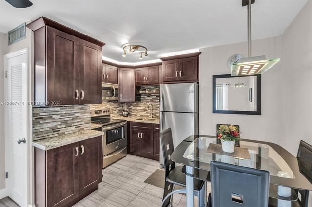 22 SE 3rd Ter 37, Dania Beach, FL 33004