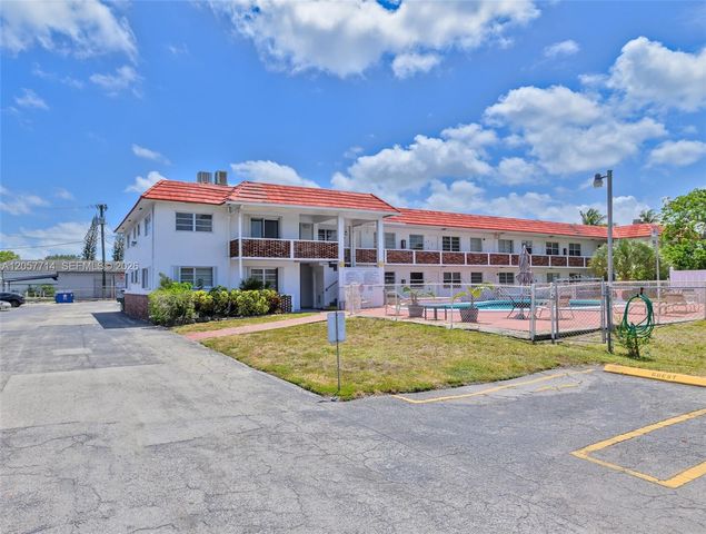 22 SE 3rd Ter 37, Dania Beach, FL 33004