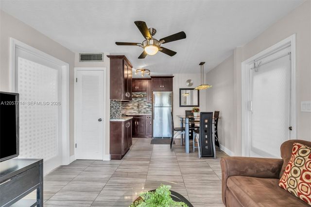 22 SE 3rd Ter 37, Dania Beach, FL 33004