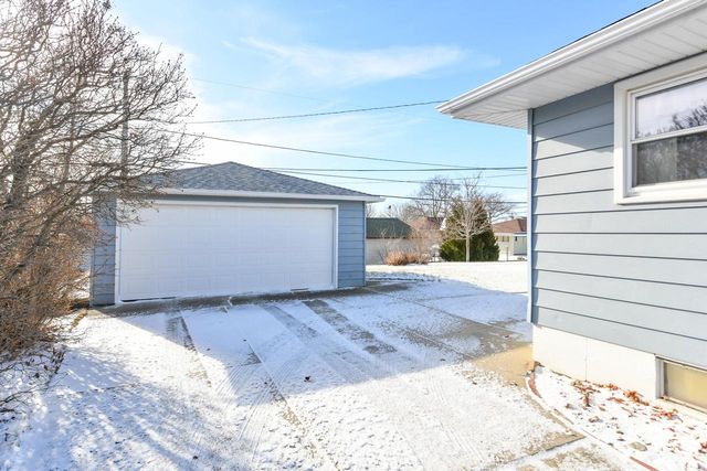 3755 E Van Eimeren AVENUE, Cudahy, WI 53110